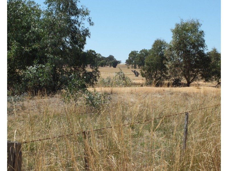 Lot 9 Sec O Box Flat Track, Lamplough VIC 3352