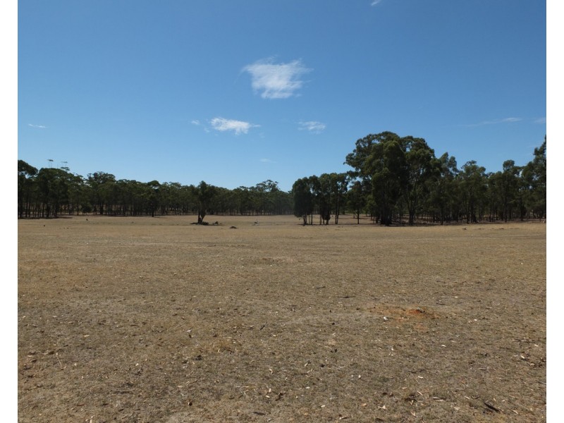 Lot 10 Sec O Box Flat Track, Lamplough VIC 3352