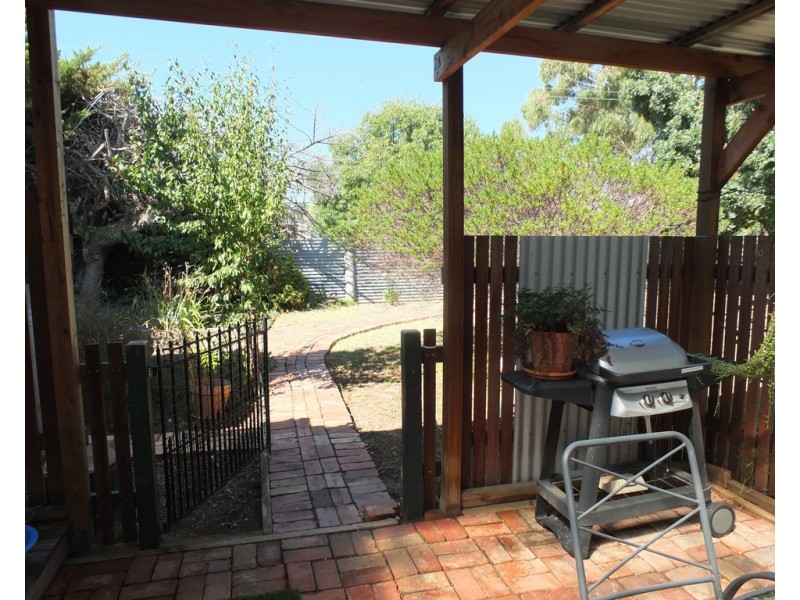 17 Faraday Street, Avoca VIC 3467