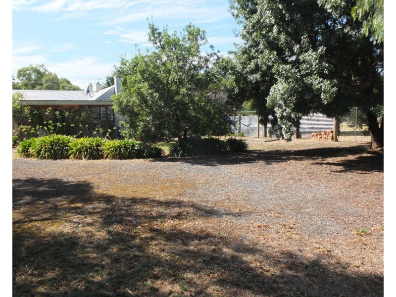 17 Faraday Street, Avoca VIC 3467