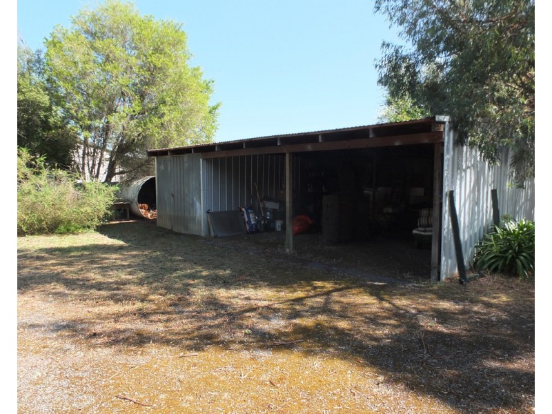 17 Faraday Street, Avoca VIC 3467