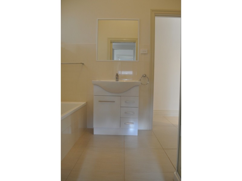 155 High Street, Avoca VIC 3467