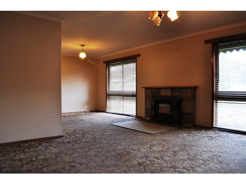 9 High Street, Avoca VIC 3467