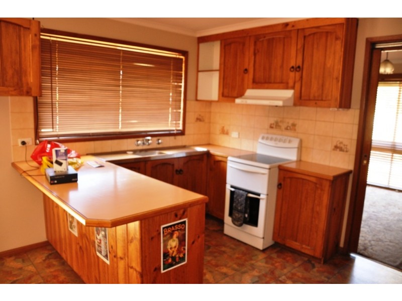 9 High Street, Avoca VIC 3467