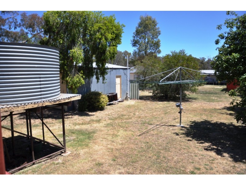 9 High Street, Avoca VIC 3467