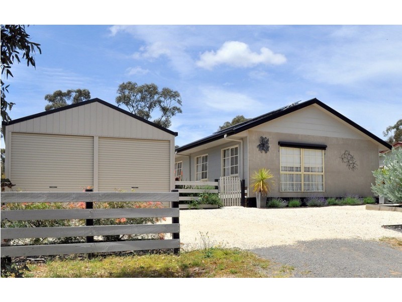 6 Mountain View Street, Avoca VIC 3467