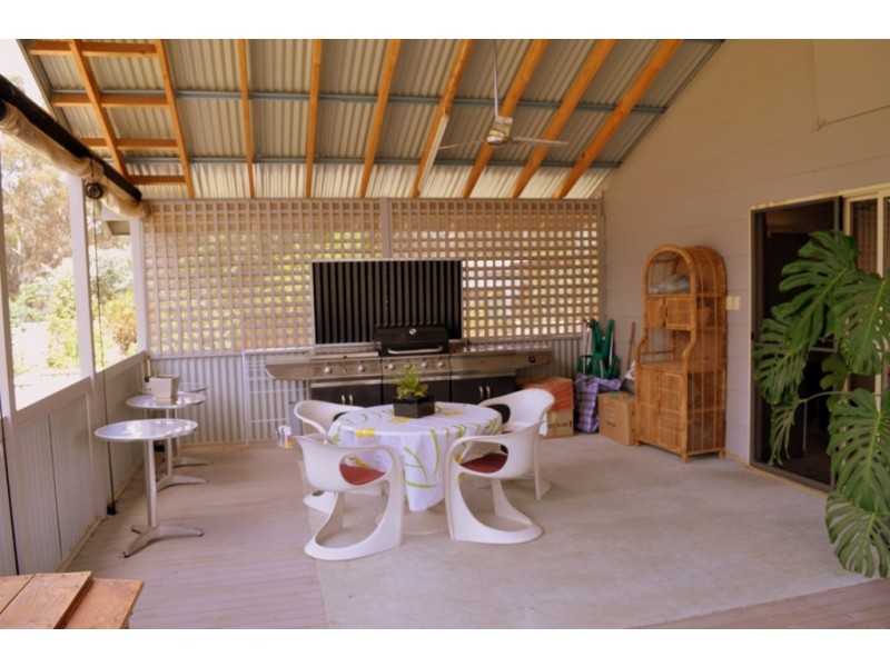 6 Mountain View Street, Avoca VIC 3467