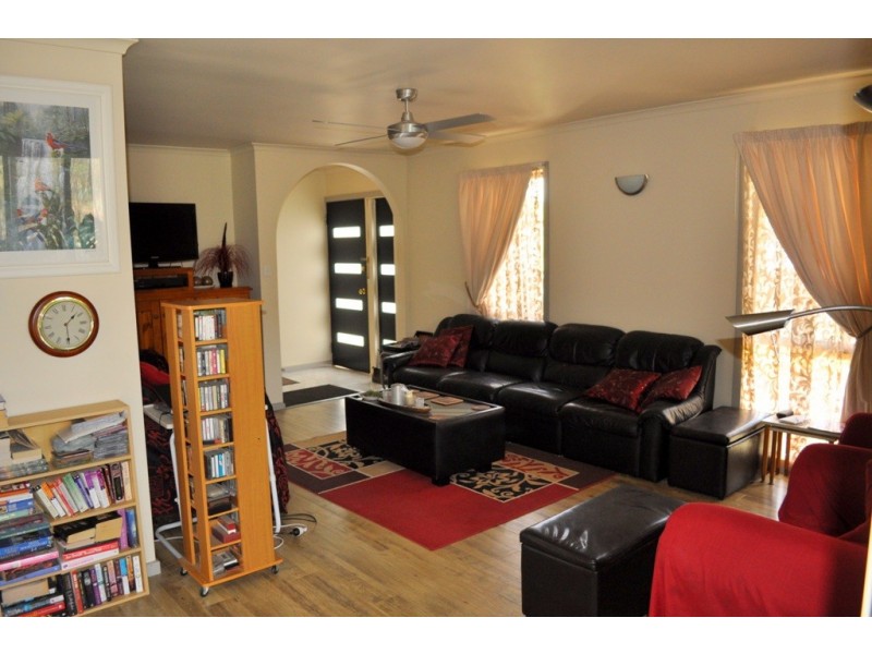 6 Mountain View Street, Avoca VIC 3467