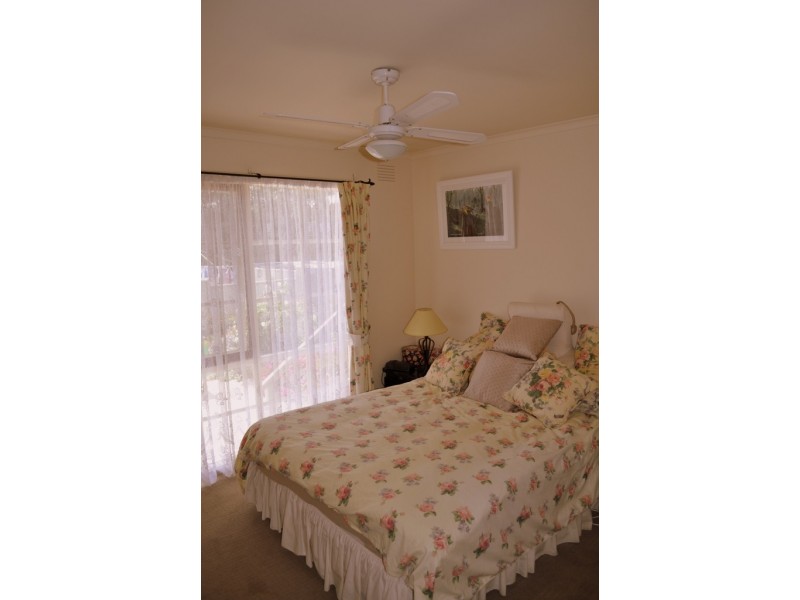 6 Mountain View Street, Avoca VIC 3467