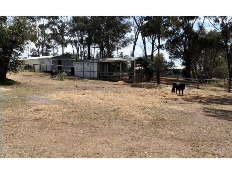 6 Mountain View Street, Avoca VIC 3467