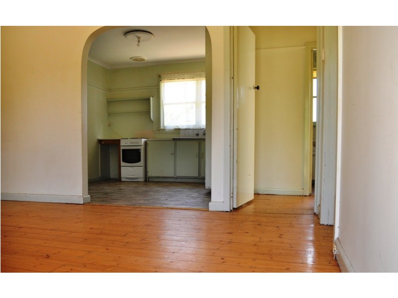 9 York Avenue, Avoca VIC 3467