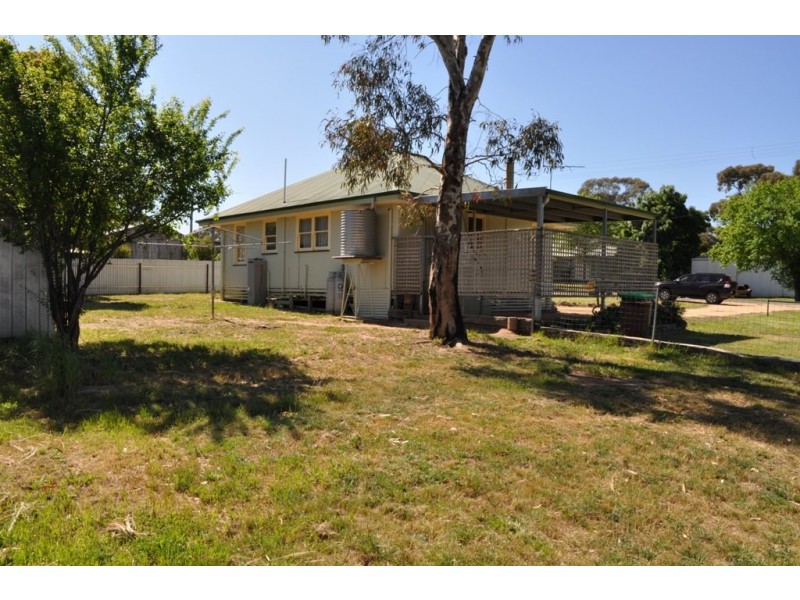 9 York Avenue, Avoca VIC 3467