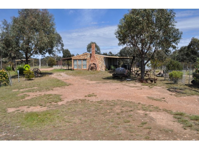 58 Davies Lane, Avoca VIC 3467