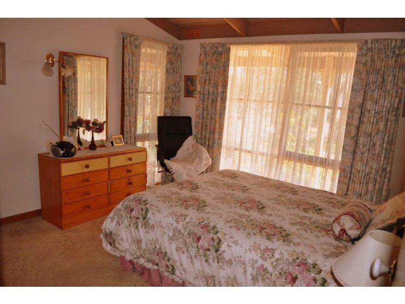 5630 Stawell-Avoca Rd, Moonambel VIC 3478