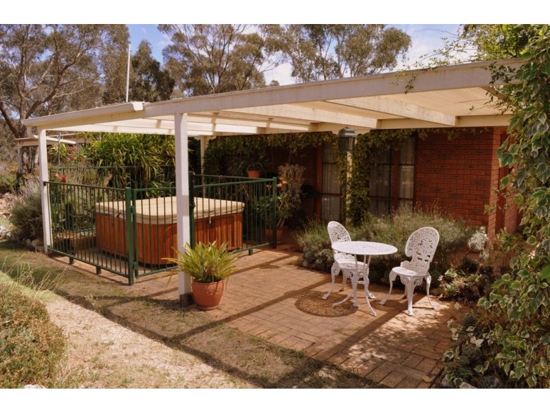 5630 Stawell-Avoca Rd, Moonambel VIC 3478