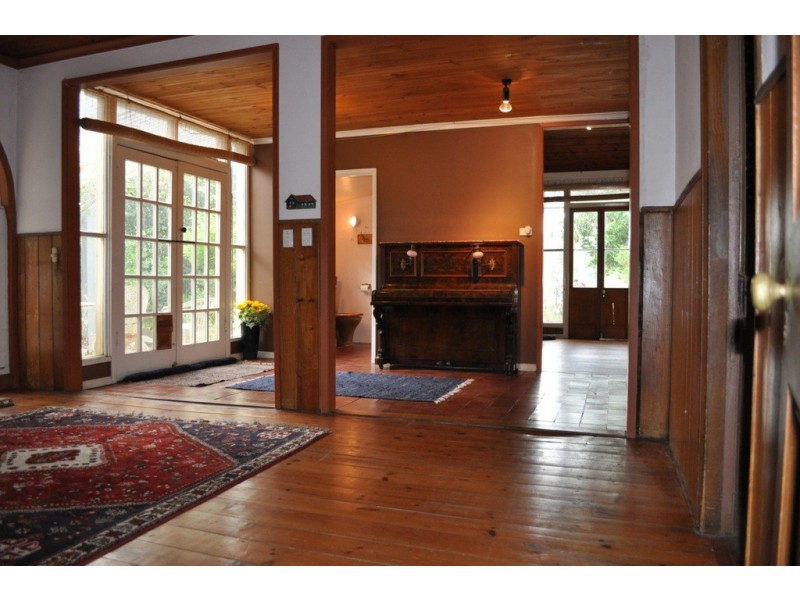 Amphitheatre VIC 3468