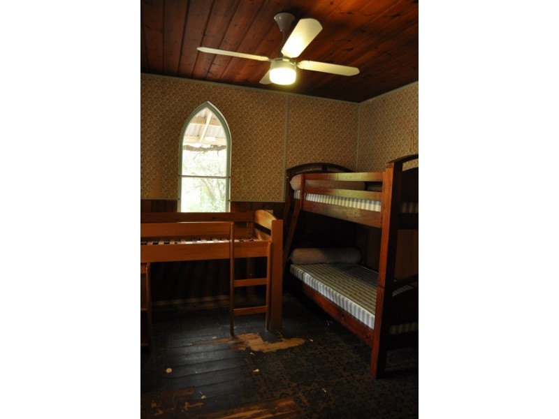 Amphitheatre VIC 3468