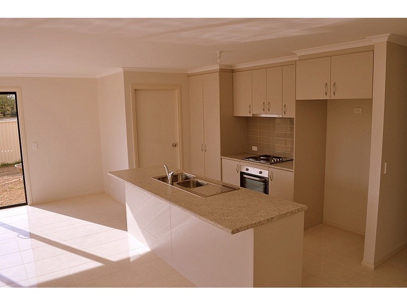 5/185 High Street, Avoca VIC 3467