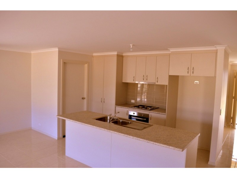 5/185 High Street, Avoca VIC 3467