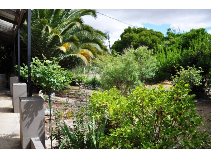 220 High Street, Avoca VIC 3467