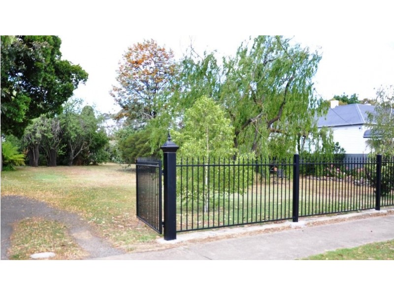 220 High Street, Avoca VIC 3467