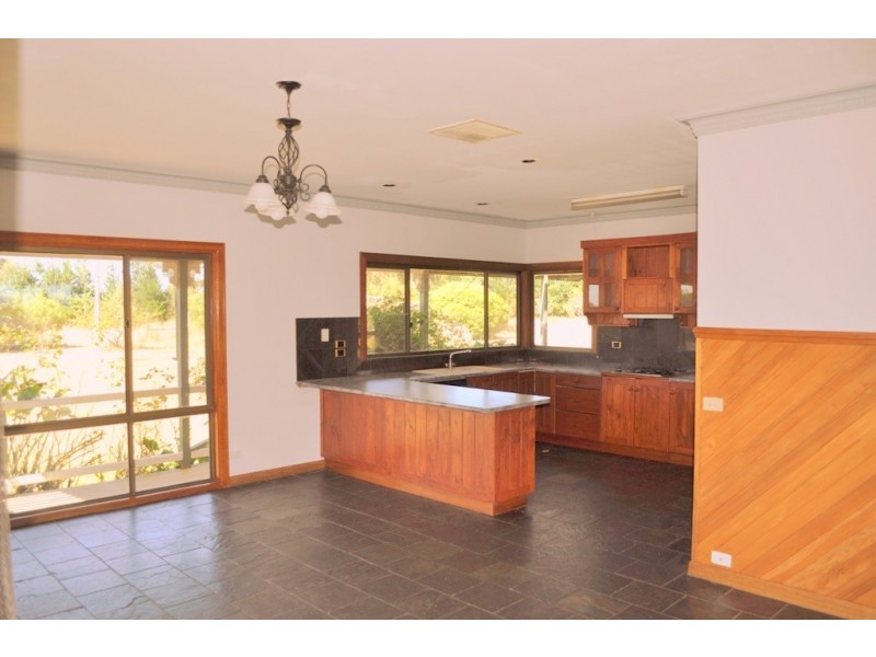 120 Ingliston Drive, Ballan VIC 3342