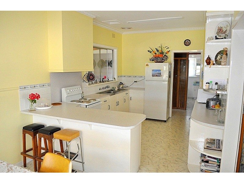 229-233 High Street, Avoca VIC 3467