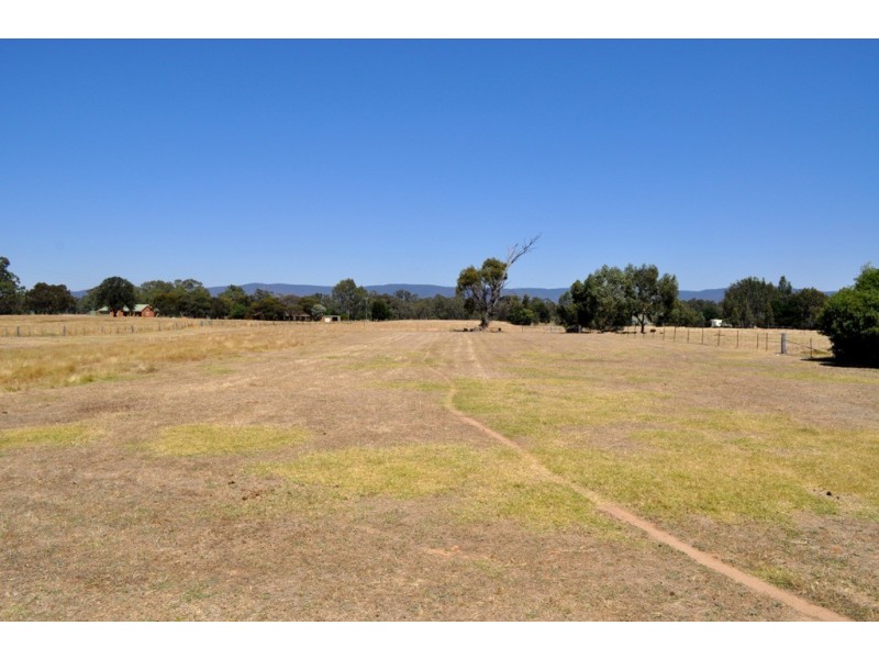 229-233 High Street, Avoca VIC 3467