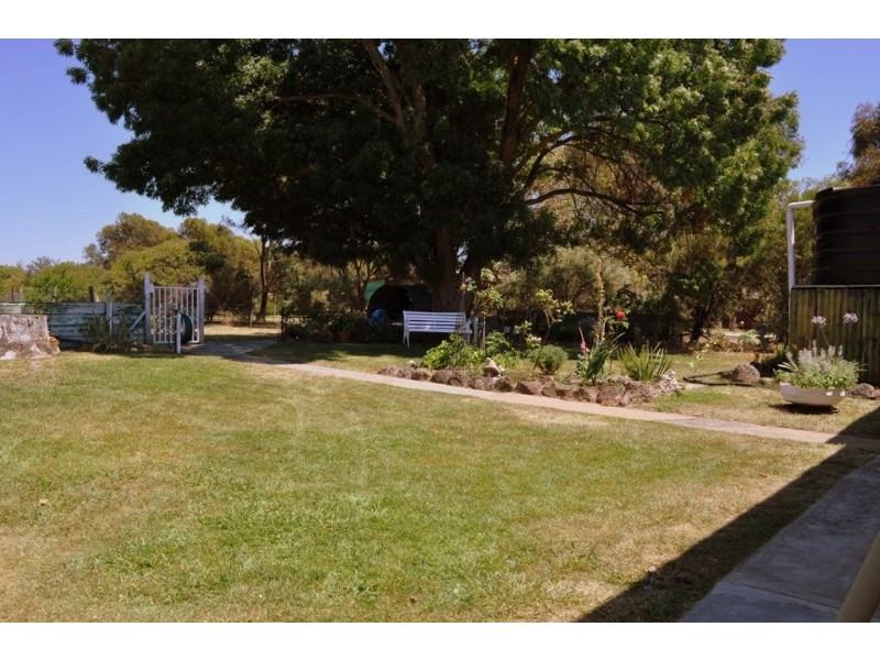 229-233 High Street, Avoca VIC 3467