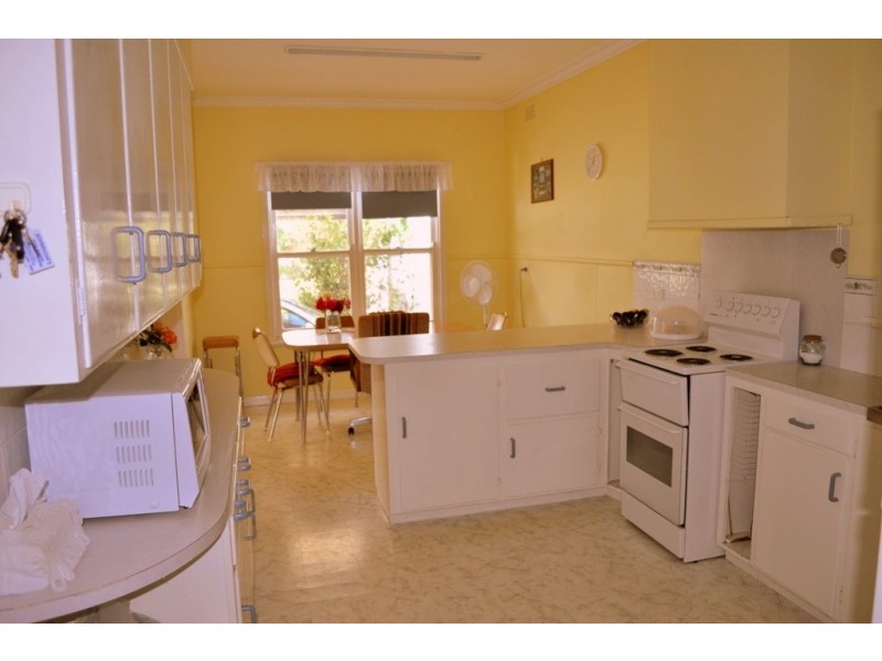 229-233 High Street, Avoca VIC 3467