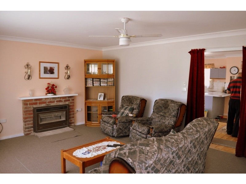 2 Mountain View Street, Avoca VIC 3467