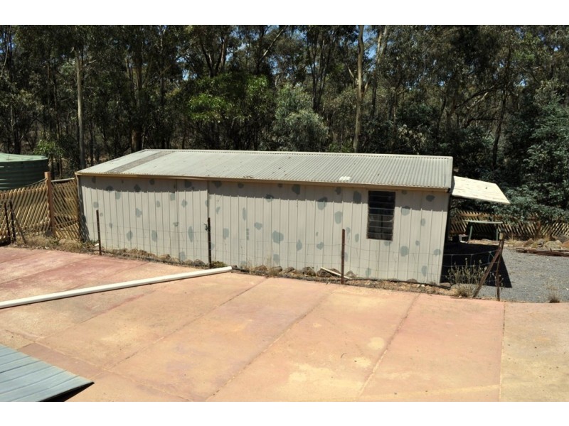 2 Mountain View Street, Avoca VIC 3467