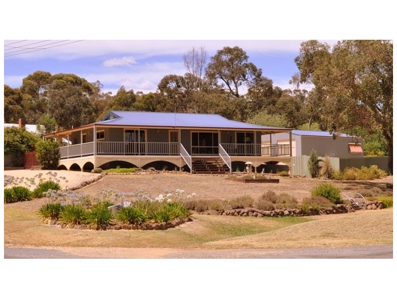 32 Bridport Street, Avoca VIC 3467