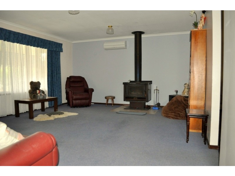 13 High Street, Avoca VIC 3467