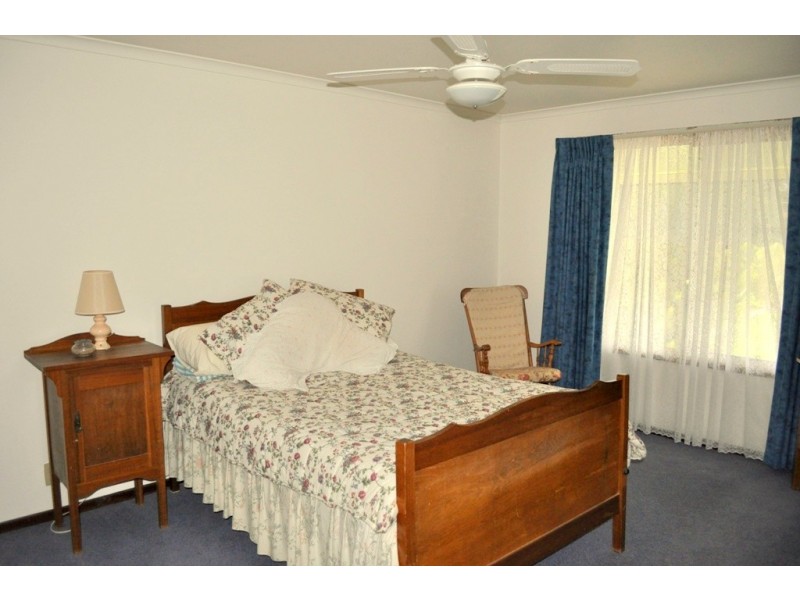 13 High Street, Avoca VIC 3467