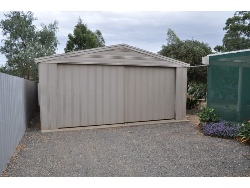 13 High Street, Avoca VIC 3467