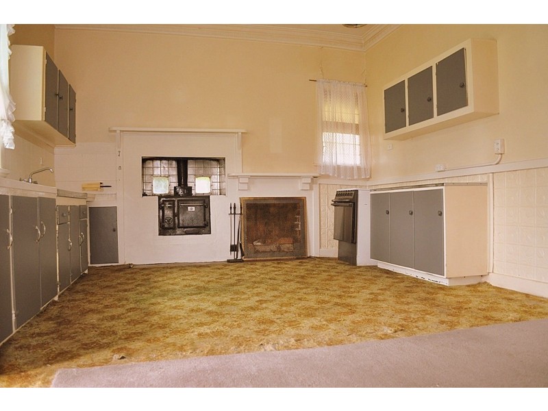 32 Ararat Road, Avoca VIC 3467