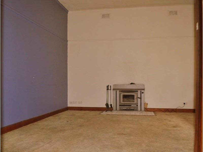 32 Ararat Road, Avoca VIC 3467