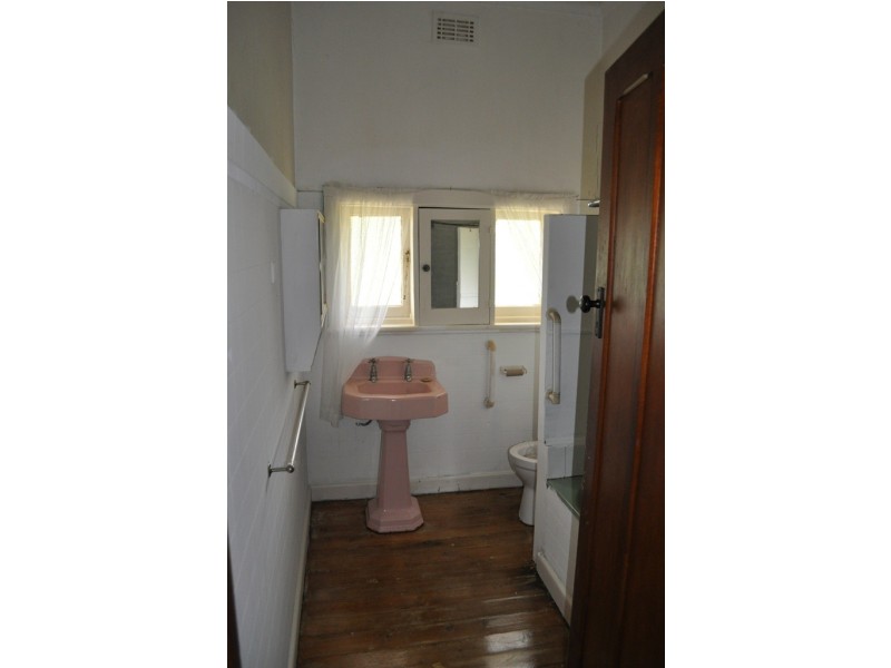 32 Ararat Road, Avoca VIC 3467