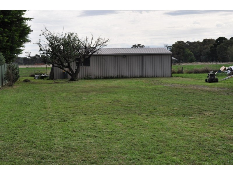 32 Ararat Road, Avoca VIC 3467