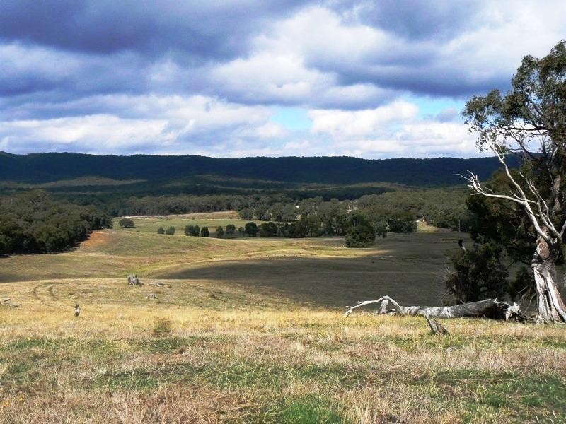 Lots 6 and 6B Glenlofty – Warrenmang Road, Warrenmang VIC 3478