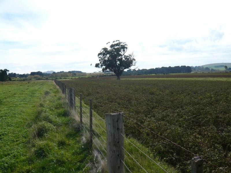 - Cnr. Dean Newlyn Rd. and Ryries Rd., Newlyn VIC 3364
