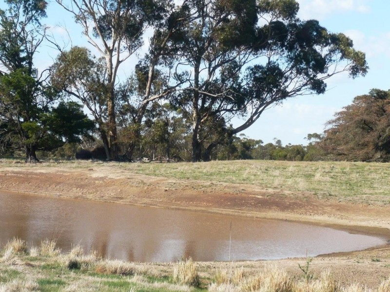 - Geelong Road, Ballyrogan VIC 3375