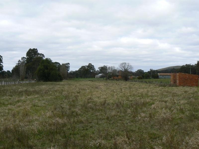 - Brooke Street, Moonambel VIC 3478