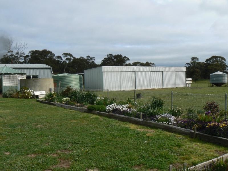 7056 Pyrenees Highway, Avoca VIC 3467