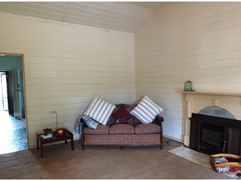 32 Brooke Street, Moonambel VIC 3478