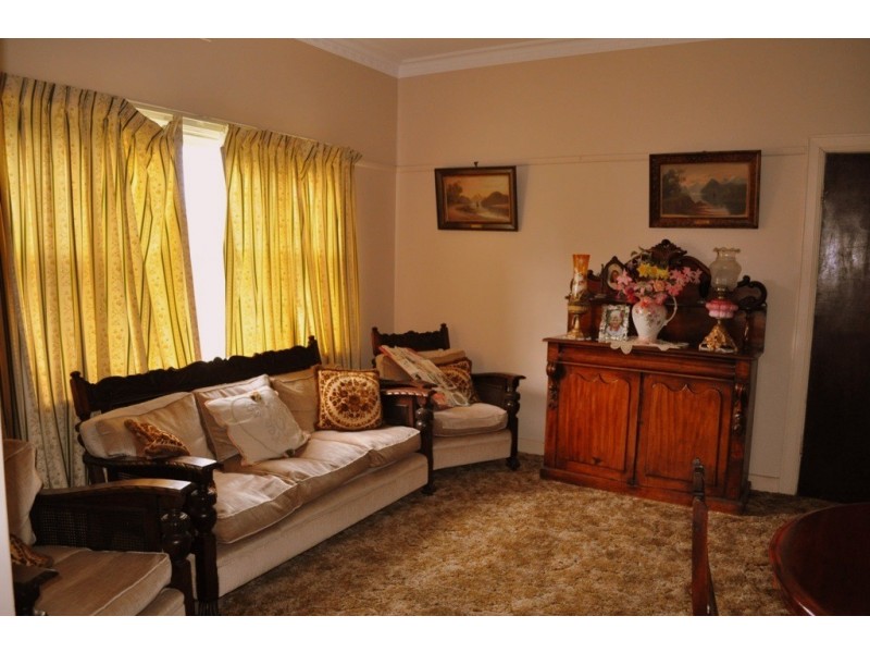 24 Park Road, Beaufort VIC 3373