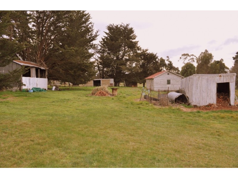 24 Park Road, Beaufort VIC 3373