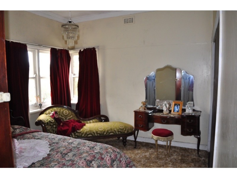 24 Park Road, Beaufort VIC 3373