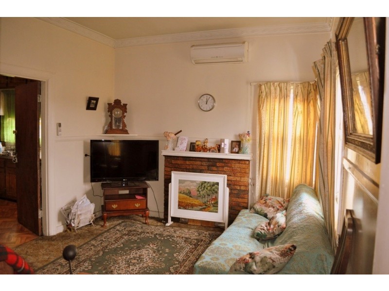 24 Park Road, Beaufort VIC 3373